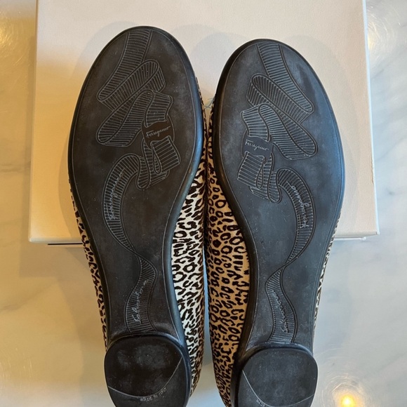 Salvatore Ferragamo Leopard Print Flats size 7 - Picture 4 of 4